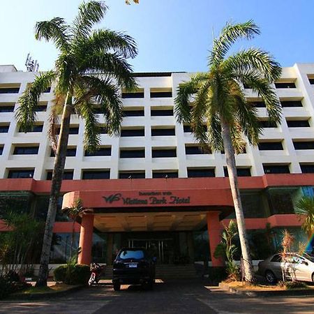 Wattana Park Hotel Trang Exterior foto