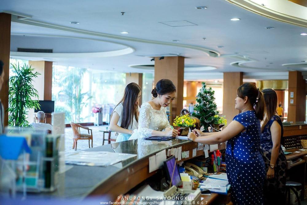 Wattana Park Hotel Trang Exterior foto