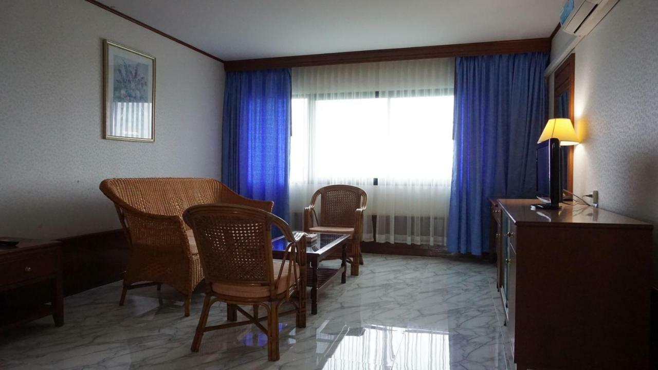 Wattana Park Hotel Trang Exterior foto